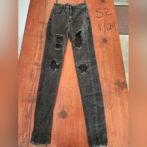 KanCan black distressed skinny jean